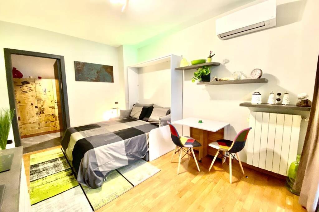 Spa Tiny Love Apartment Close To Milan-Como-Malpensa Saronno Exterior photo