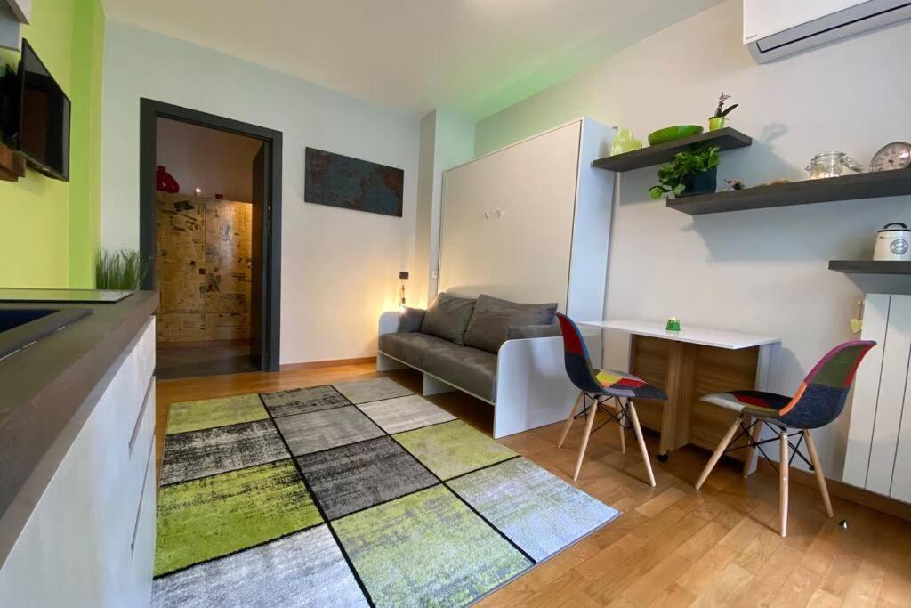 Spa Tiny Love Apartment Close To Milan-Como-Malpensa Saronno Exterior photo